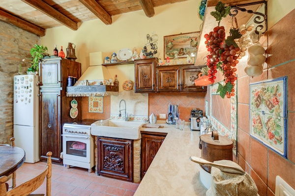 Foto van Monumentaal vakantiehuis in de heuvels van Abruzzo - Kitchen
