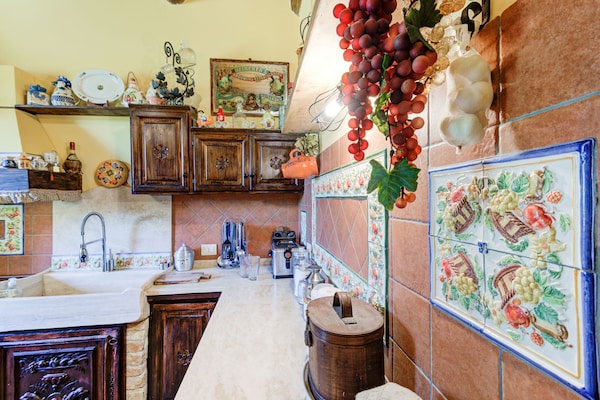 Foto van Monumentaal vakantiehuis in de heuvels van Abruzzo - Kitchen