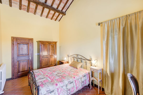 Foto van Monumentaal vakantiehuis in de heuvels van Abruzzo - BedRoom