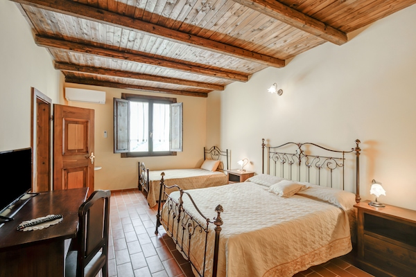 Foto van Monumentaal vakantiehuis in de heuvels van Abruzzo - BedRoom