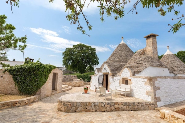 Foto van Stenen huis in Locorotondo met ondergrondse zwembad voor 6 personen - ExteriorSummer