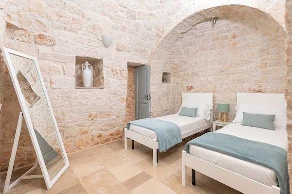 Foto van Stenen huis in Locorotondo met ondergrondse zwembad voor 6 personen - BedRoom