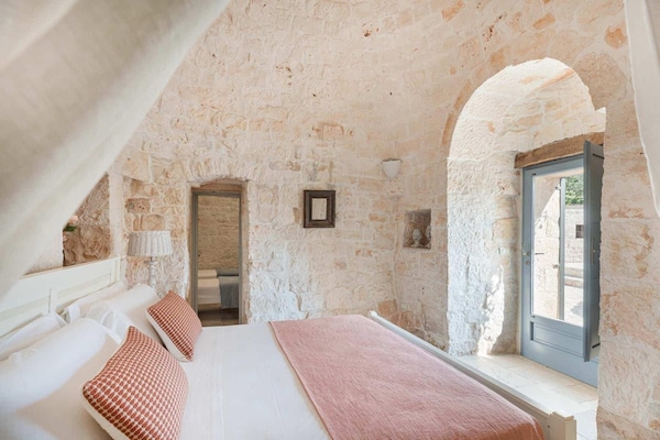 Foto van Stenen huis in Locorotondo met ondergrondse zwembad voor 6 personen - BedRoom