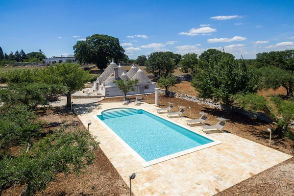 Foto van Stenen huis in Locorotondo met ondergrondse zwembad voor 6 personen - PoolOfHouse