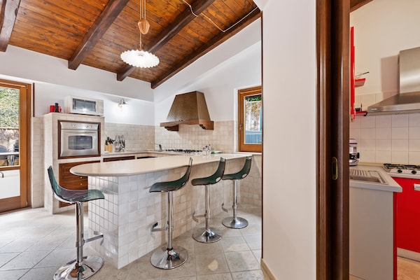 Foto van Villa in San Mango met Zwembad en Bubbelbad - Vakantiehuis in San Mango D'aquino - DiningRoom