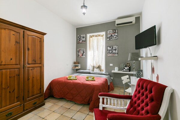 Foto van Bedda Sicilia mia, vakantiewoning in Palermo met terras - BedRoom