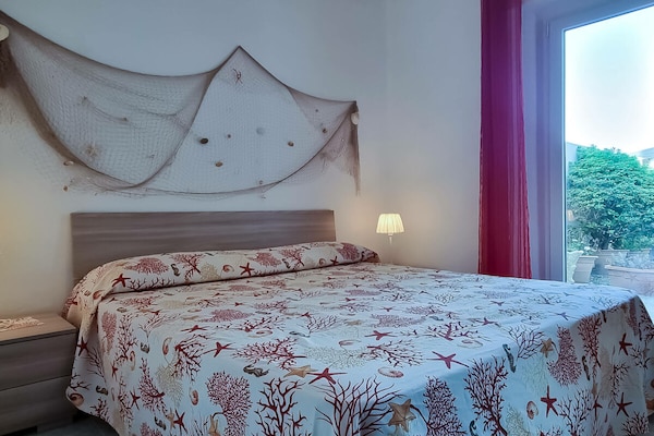 Foto van Cannotta Beach - Alicudi - Vakantiehuis in Terme Vigliatore - Untagged