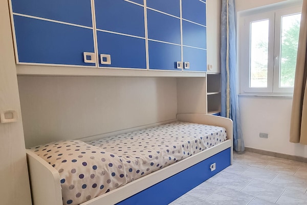 Foto van Cannotta Beach - Alicudi - Vakantiehuis in Terme Vigliatore - Untagged