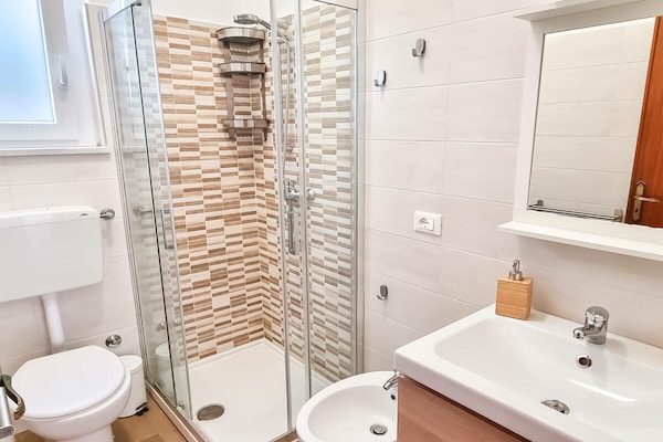 Foto van Cannotta Beach - Alicudi - Vakantiehuis in Terme Vigliatore - Untagged