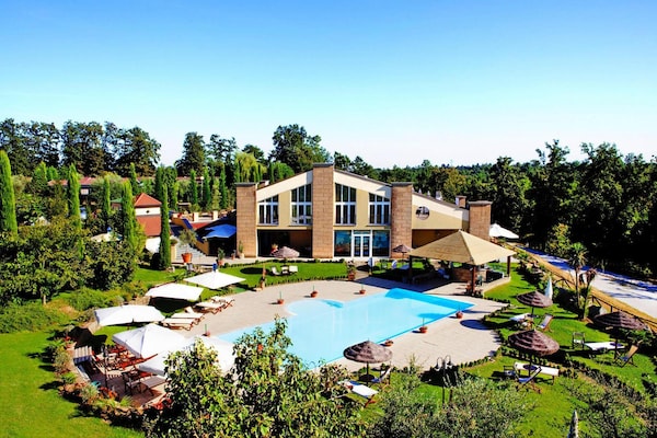 Foto van Appartement in Vinci met zwembad & wellness - Vakantiehuis in Pinete Fucecchio - ExteriorSummer