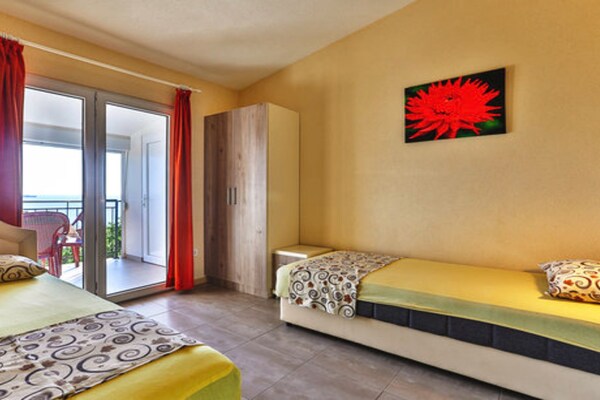 Foto van Beachfront Sunset Apartments Sutomore - Studio Apartment with Sea View and Terrace - BedRoom