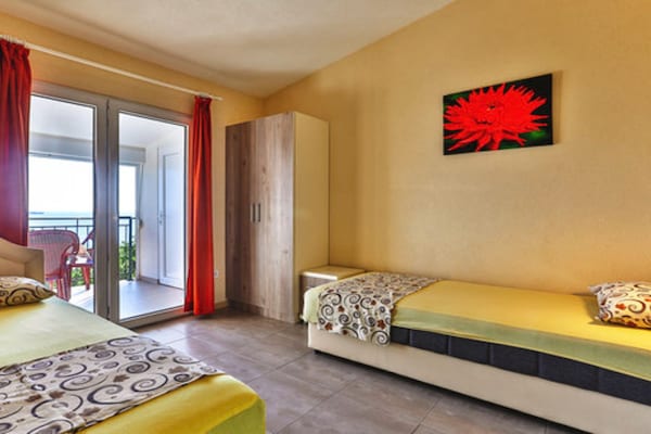 Foto van Beachfront Sunset Apartments Sutomore - Studio Apartment with Sea View and Terrace (Owner 20) - BedRoom