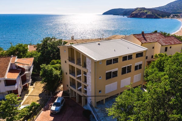 Foto van Beachfront Sunset Apartments Sutomore - Studio Apartment with Sea View and Terrace (Owner 20) - Outdoor