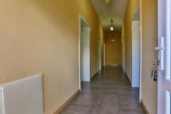 Foto van Beachfront Sunset Apartments Sutomore - Studio Apartment with Sea View and Terrace (Owner 20) - Indoor