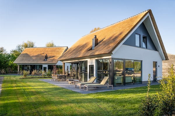 Foto van Wellness Villa, Texel - Vakantiehuis in De Cocksdorp Texel - ExteriorSummer