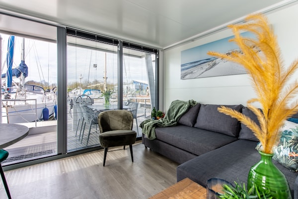 Foto van Waterlodge in Kamperland bij Veerse Meer - Vakantiehuis in Kamperland - LivingRoom