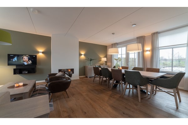 Foto van Villa in Zeeland met Jacuzzi en Sauna - Vakantiehuis in Colijnsplaat - DiningRoom