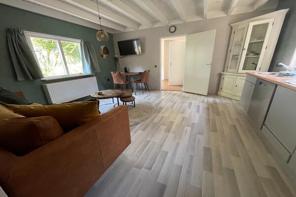 Foto van Gezellig Vakantiehuis in Schoonloo in een heerlijke omgeving. - DiningRoom