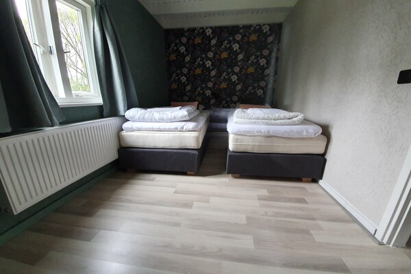 Foto van Gezellig Vakantiehuis in Schoonloo in een heerlijke omgeving. - BedRoom
