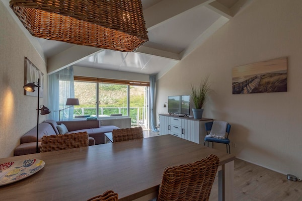 Foto van Strandlodge in Callantsoog bij duinen - Vakantiehuis in Callantsoog - DiningRoom