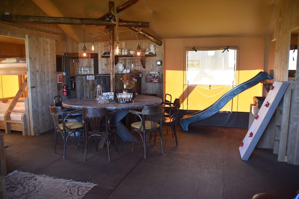 Foto van Kidz Lodge in Zon Zee Strand met speelplaats - Vakantiehuis in Callantsoog - DiningRoom