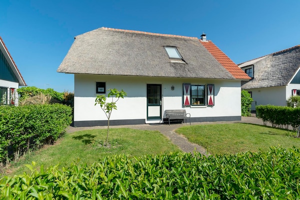 Foto van Villa in Callantsoog bij Strand en Duinen - Vakantiehuis in Callantsoog - ExteriorSummer