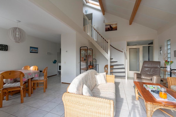 Foto van Villa in Julianadorp bij Strand - Vakantiehuis in Julianadorp aan Zee - LivingRoom