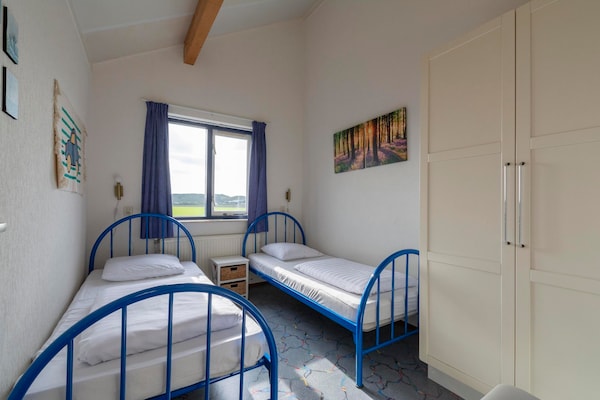 Foto van Villa in Julianadorp bij Strand - Vakantiehuis in Julianadorp aan Zee - BedRoom