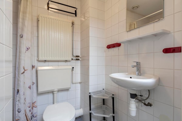 Foto van Villa in Julianadorp bij Strand - Vakantiehuis in Julianadorp aan Zee - BathRoom