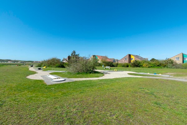 Foto van Villa in Julianadorp bij Strand - Vakantiehuis in Julianadorp aan Zee - ExteriorSummer