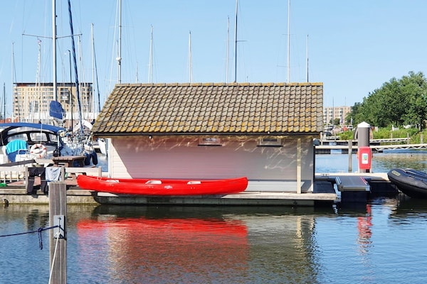 Foto van Chalet aan het water voor 4 in de jachthaven - Vakantiehuis in Almere - AreaSummer1KM