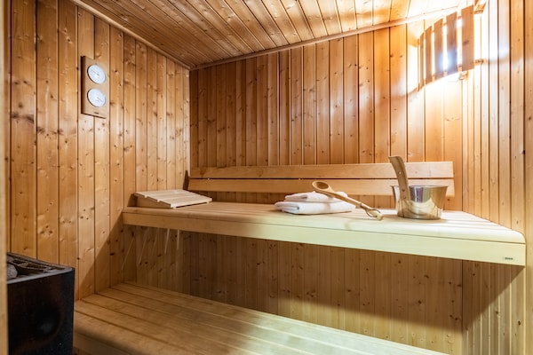 Foto van Wellnesswoning voor 4 personen met vissteiger nabij het IJsselmeer - Wellness