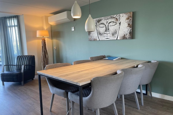 Foto van Watervilla met infraroodsauna en jacuzzi - Vakantiehuis in Medemblik - DiningRoom