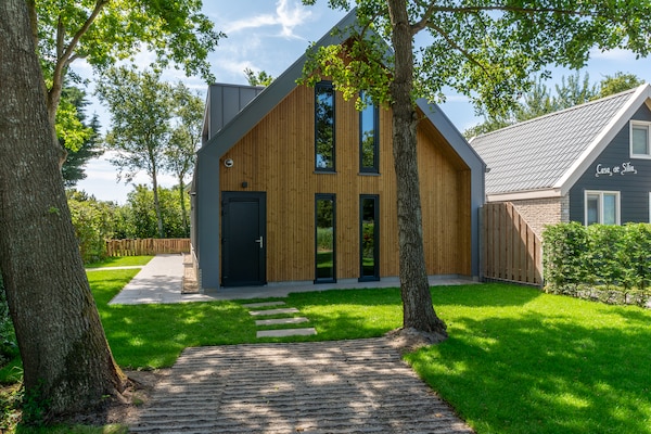 Foto van Luxe vakantiehuis aan zee - Vakantiehuis in Sint Maartenszee - ExteriorSummer