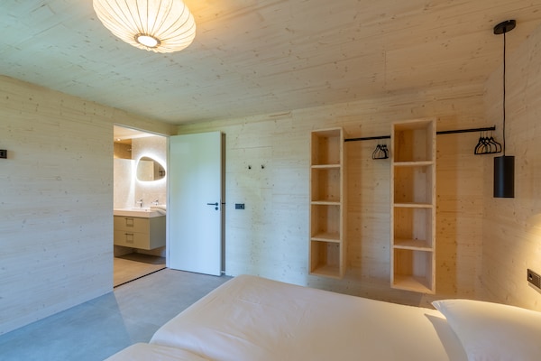 Foto van Luxe vakantiehuis aan zee - Vakantiehuis in Sint Maartenszee - BedRoom