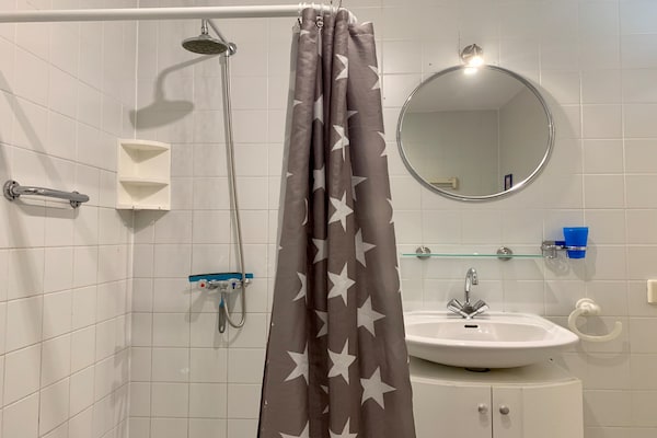 Foto van Appartement in Petten bij het Strand - Vakantiehuis in Petten - BathRoom
