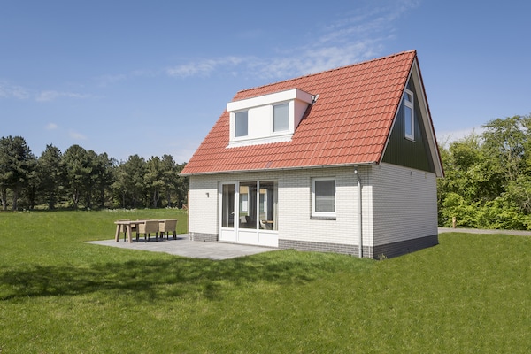 Foto van Comfortabele Texelse Bungalow - Vakantiehuis in De Cocksdorp Texel - ExteriorSummer