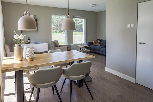 Foto van Comfortabele Texelse Bungalow - Vakantiehuis in De Cocksdorp Texel - DiningRoom