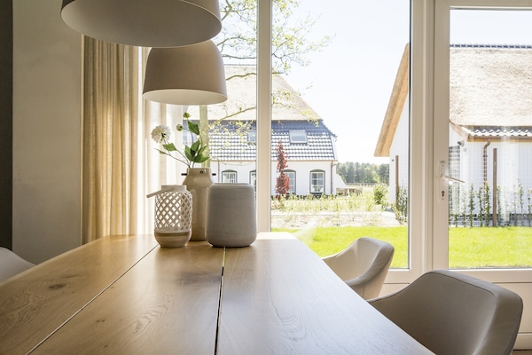 Foto van Comfortabele Texelse Bungalow - Vakantiehuis in De Cocksdorp Texel - DiningRoom