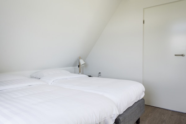 Foto van Comfortabele Texelse Bungalow - Vakantiehuis in De Cocksdorp Texel - BedRoom