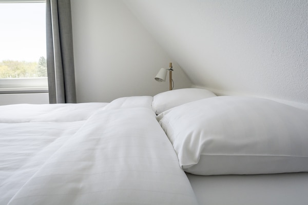 Foto van Comfortabele Texelse Bungalow - Vakantiehuis in De Cocksdorp Texel - BedRoom