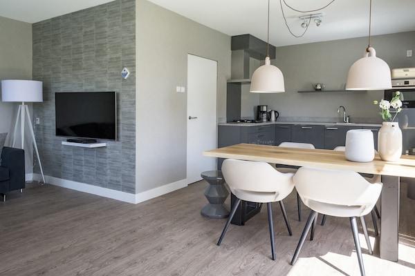 Foto van Comfortabele Texelse Bungalow - Vakantiehuis in De Cocksdorp Texel - LivingRoom