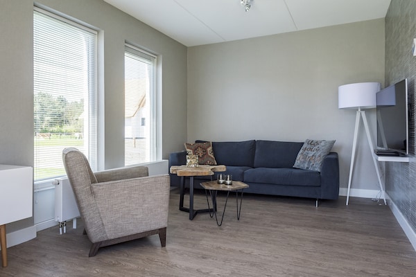 Foto van Comfortabele Texelse Bungalow - Vakantiehuis in De Cocksdorp Texel - LivingRoom