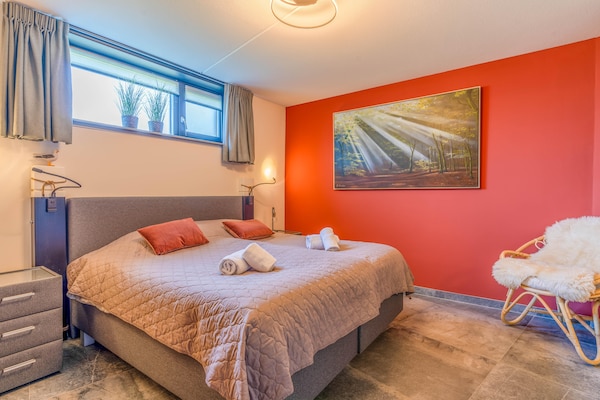Foto van Moderne, luxe en duurzame natuurvilla - Vakantiehuis in De Waal - BedRoom