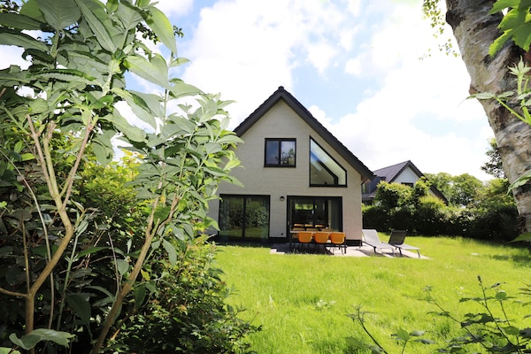 Foto van Bungalow op Texel bij Nationaal Park Duinen - Vakantiehuis in De Koog Texel - ExteriorSummer