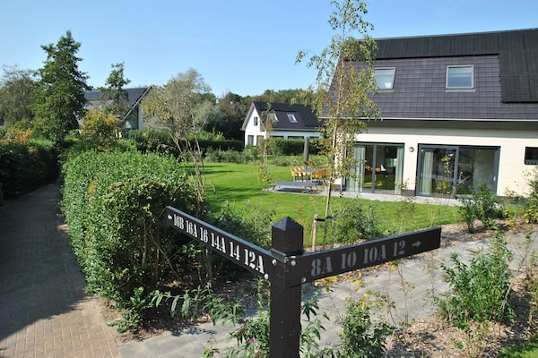 Foto van Bungalow op Texel bij Nationaal Park Duinen - Vakantiehuis in De Koog Texel - AreaSummer1KM