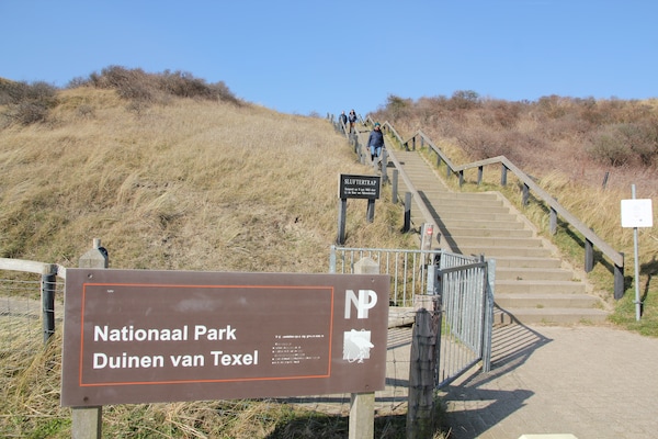 Foto van Bungalow op Texel bij Nationaal Park Duinen - Vakantiehuis in De Koog Texel - AreaSummer5KM