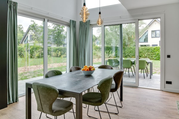 Foto van Bungalow op Texel bij Nationaal Park Duinen - Vakantiehuis in De Koog Texel - DiningRoom