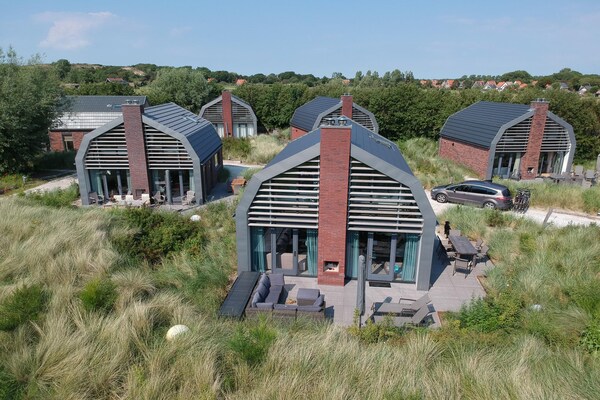 Foto van Wellnessretraite in de duinen van Egmond - Vakantiehuis in Egmond aan den Hoef - ExteriorSummer