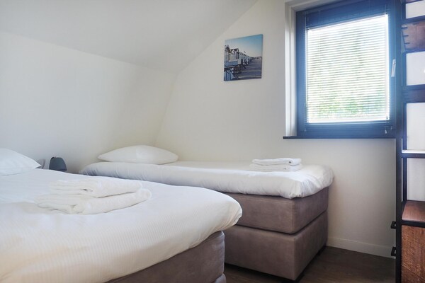 Foto van Wellnessretraite in de duinen van Egmond - Vakantiehuis in Egmond aan den Hoef - BedRoom